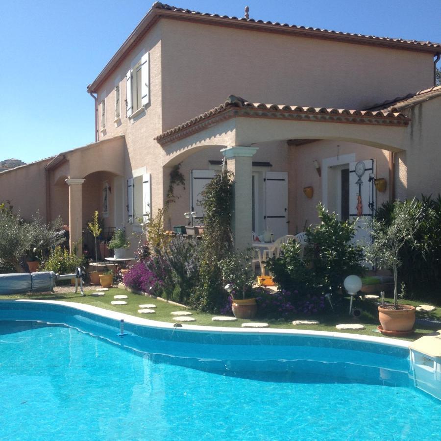 Chez Patrick Roujan Bed & Breakfast Exterior photo