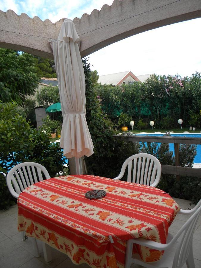 Chez Patrick Roujan Bed & Breakfast Exterior photo