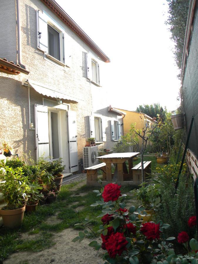 Chez Patrick Roujan Bed & Breakfast Exterior photo